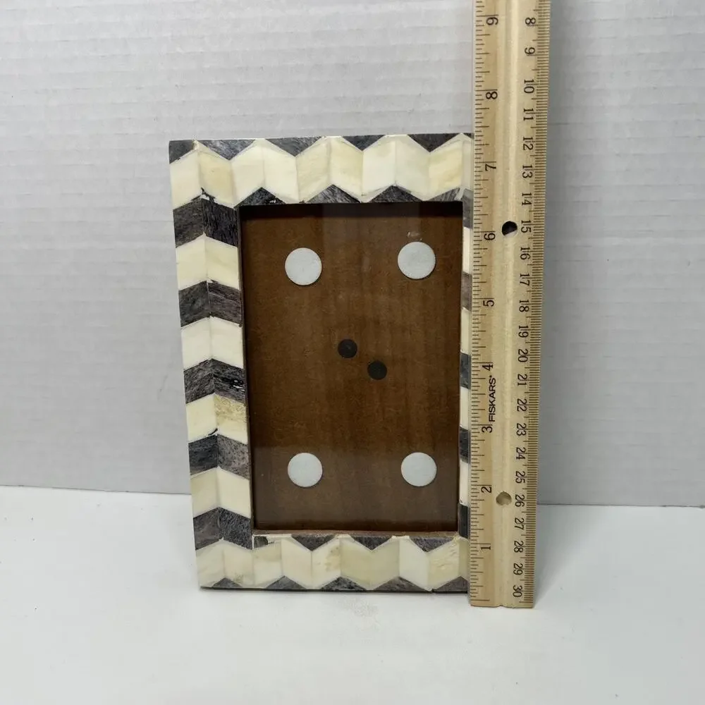 Grey Mosaic Chevron Zig Zag Stripe Wood 4x6 Photo Frame Picture Portrait 7x5.5